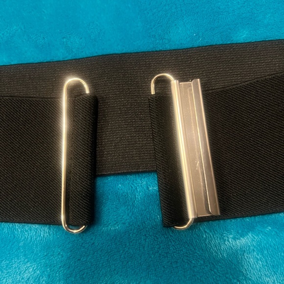 Black belt with silver hardware. - Picture 5 of 5